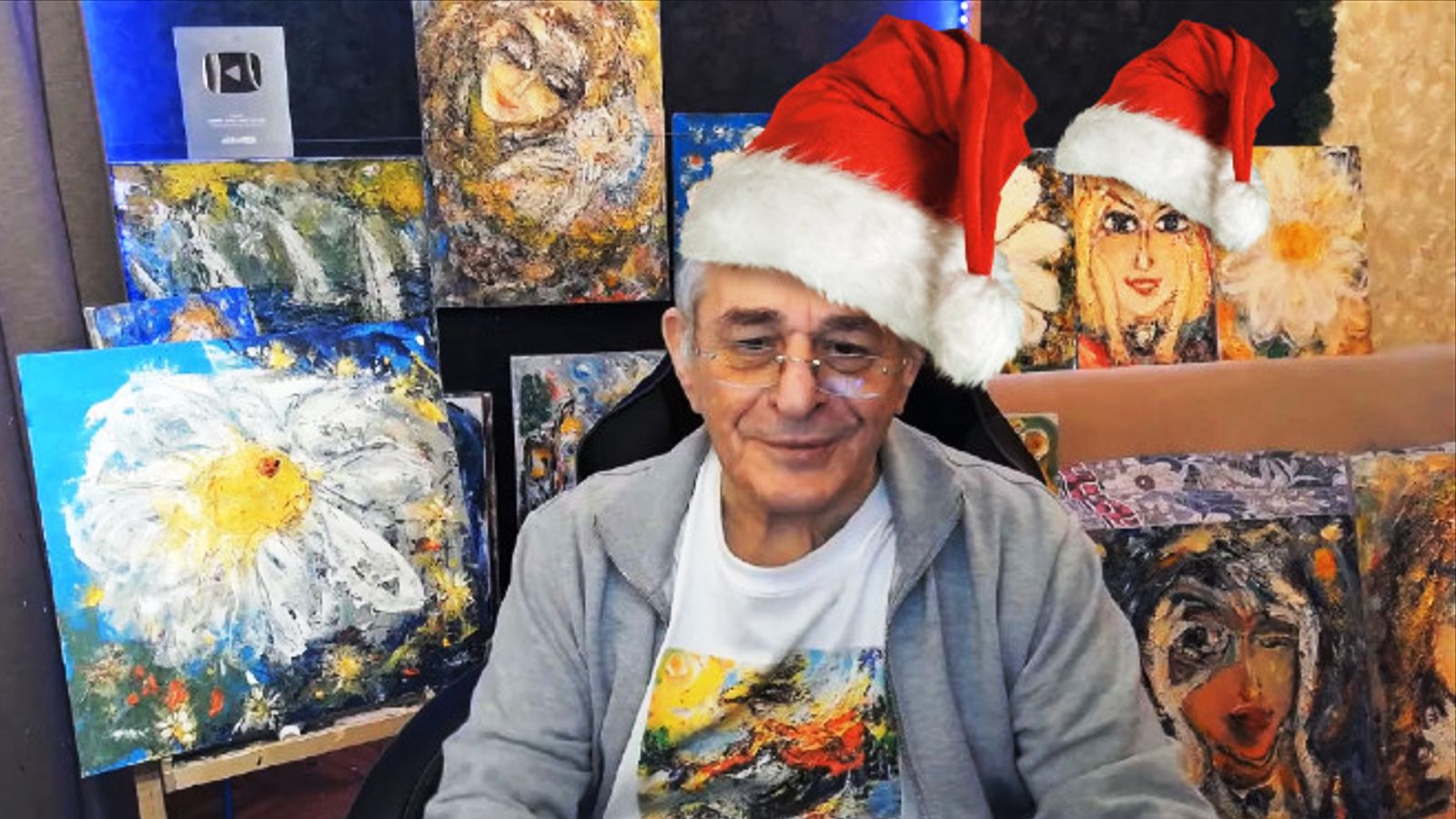 Хасай Алиев доктор в новогоднем колпаке